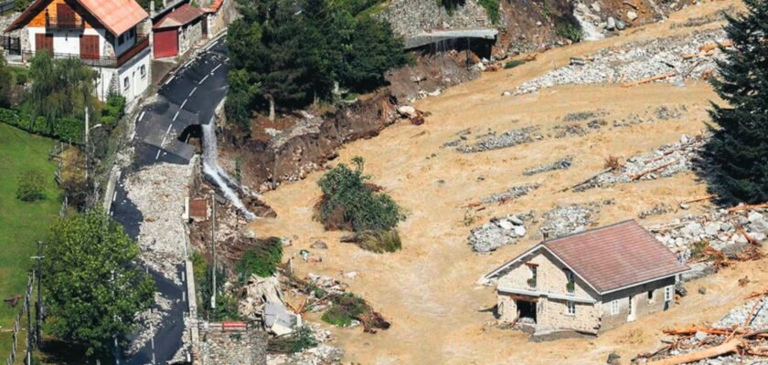 Inondations à Saint-Martin-Vésubie, dans les Alpes-Maritimes