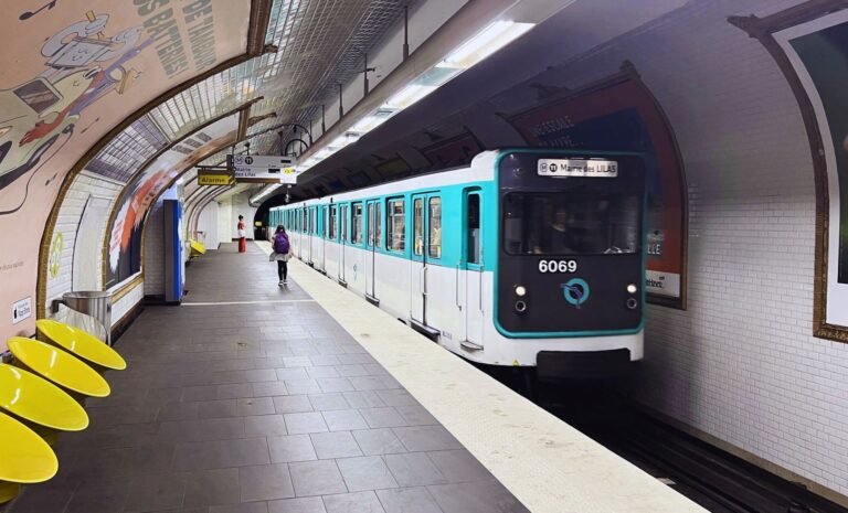 Métro de Paris : Inauguration de l'extension de la ligne 11